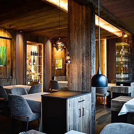 Hotel Enoteca Miramonti 3*
