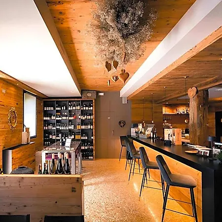 Hotel Enoteca Miramonti 3*