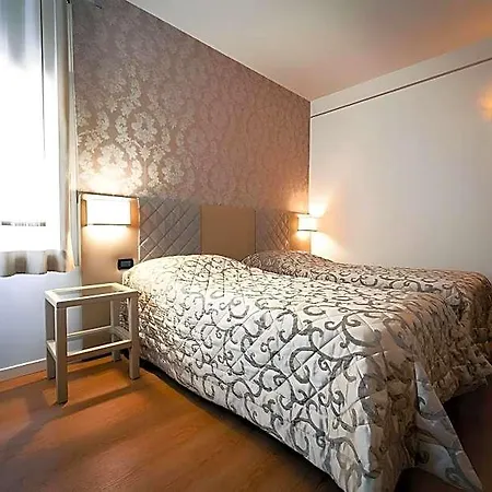 Enoteca Miramonti Hotell 3*